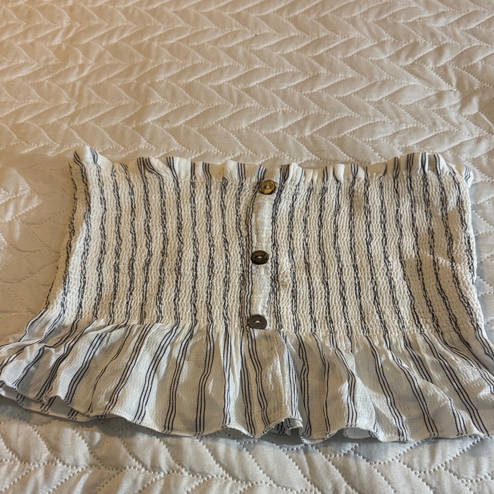 Olivaceous White and Blue Striped Crop Top